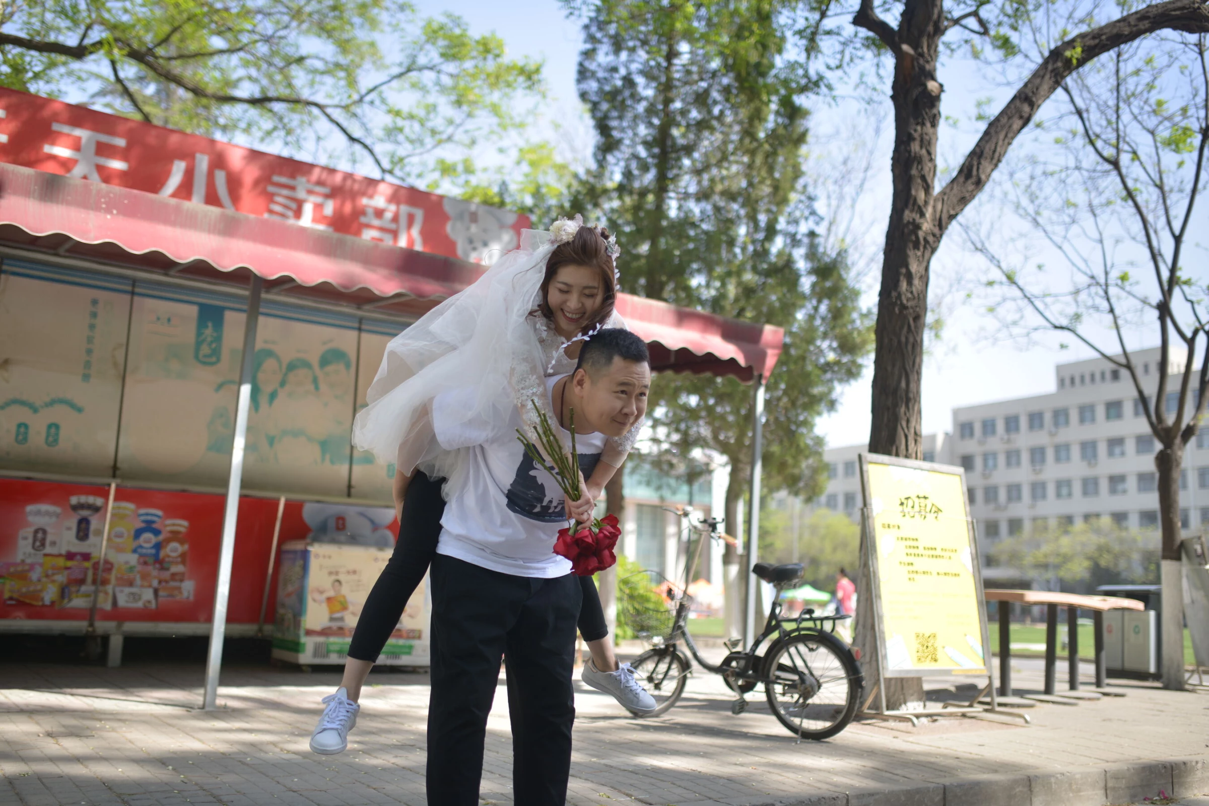 [Photo]小夫妻露点婚纱照 [575P]