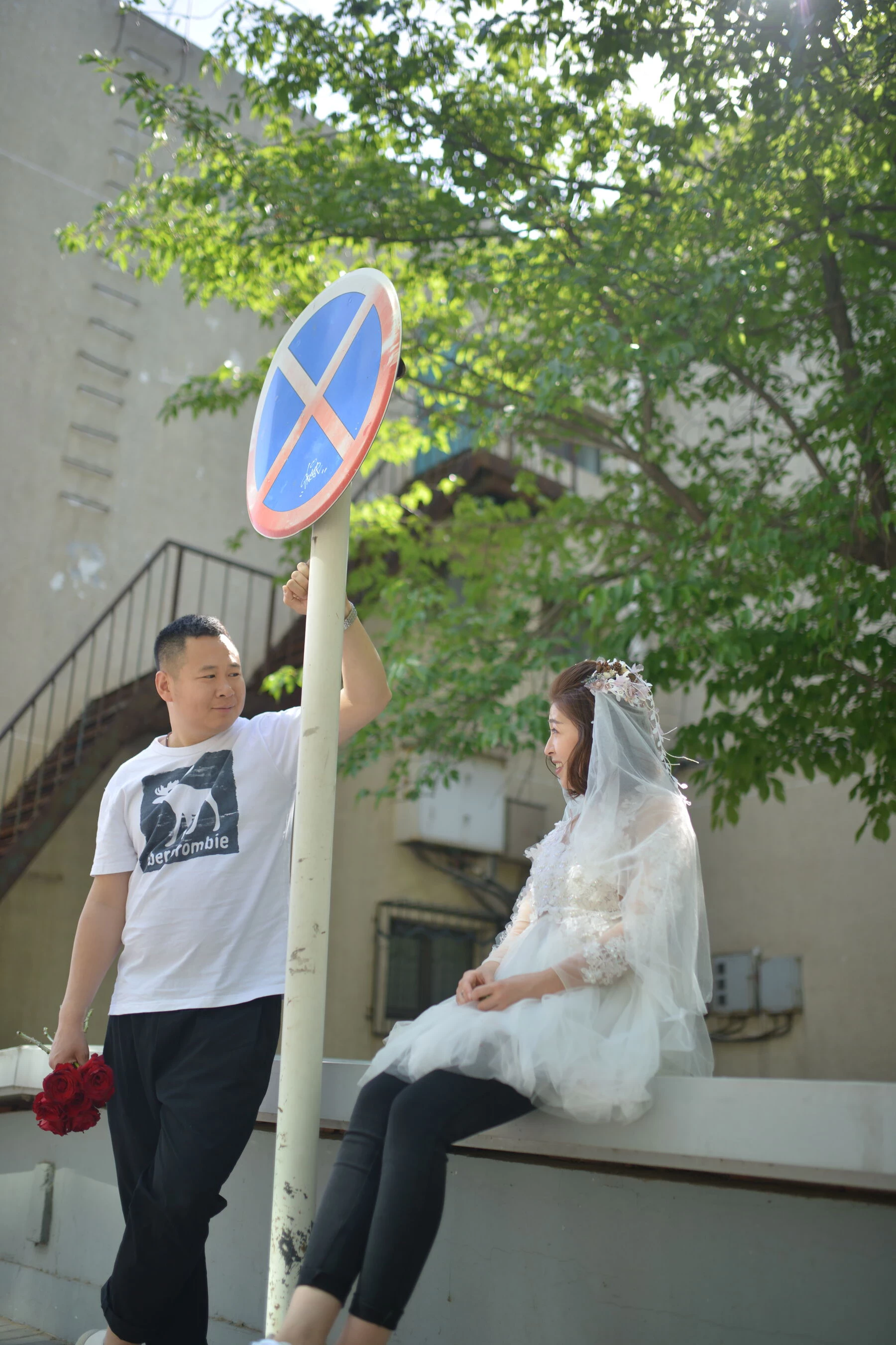 [Photo]小夫妻露点婚纱照 [575P]