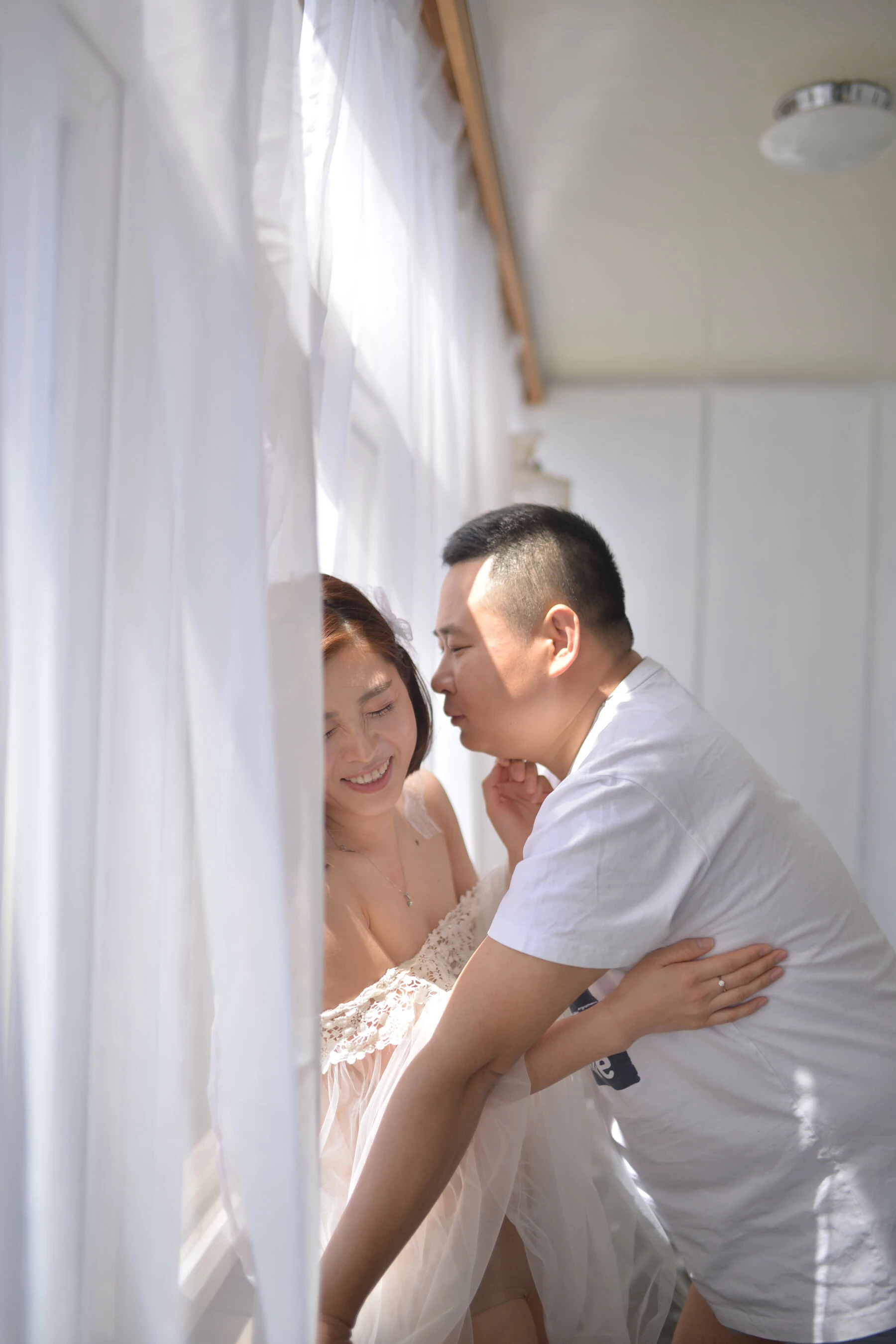 [Photo]小夫妻露点婚纱照 [575P]