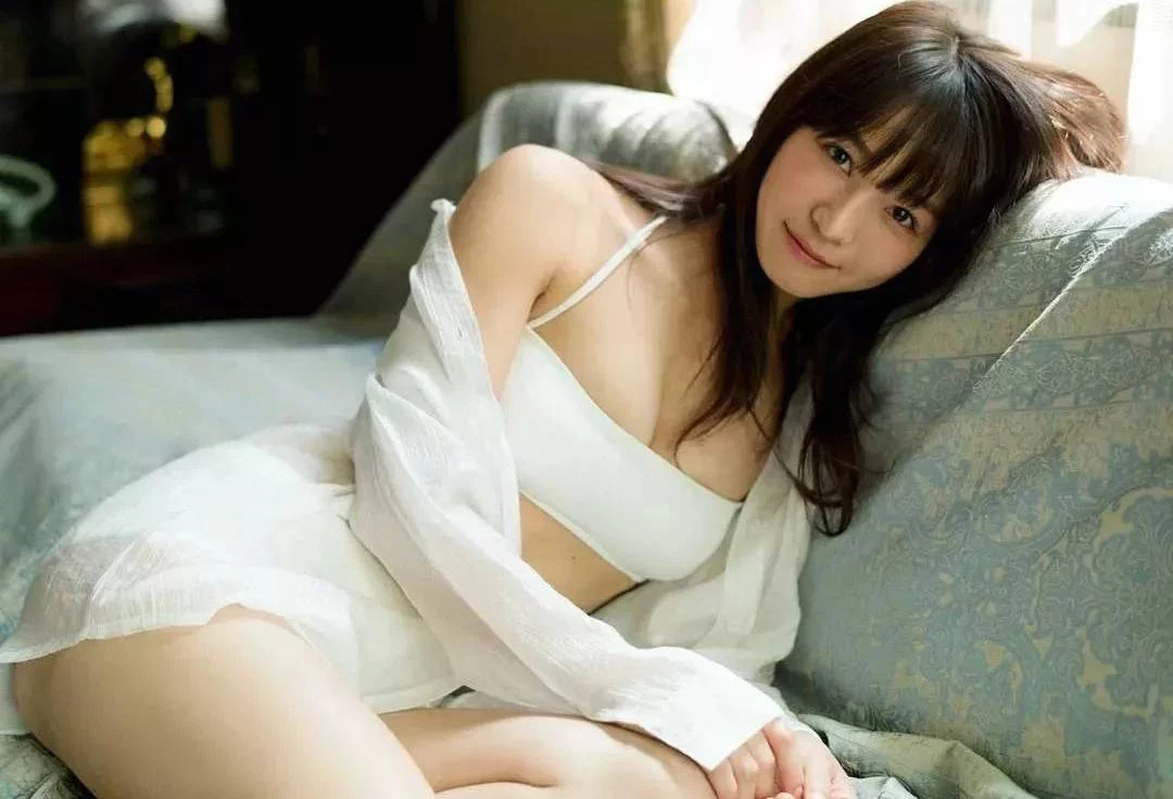 日菲混血女星是甜美与火辣的综合体--传谷英里香