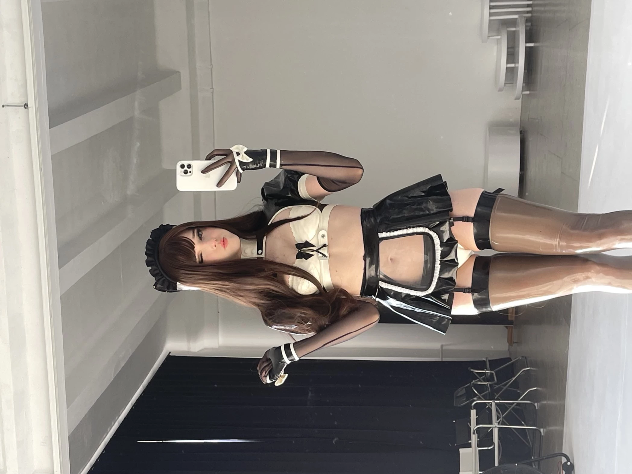 Candy Ball Latex Maid [75P]