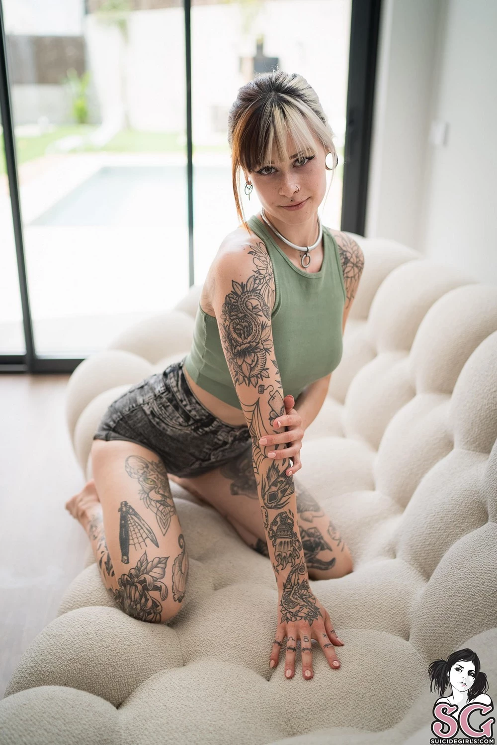 [Suicide Girls]Oct 21, 2024 - Sallydinosaur - Couch Date[60P]