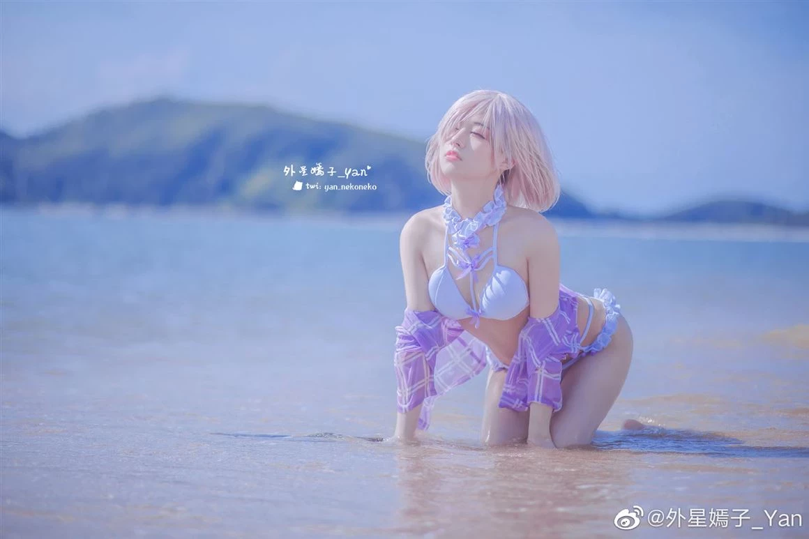 Fate瑪修濕身泳裝cos美圖[CN：外星嫣子_Yan] [9P]