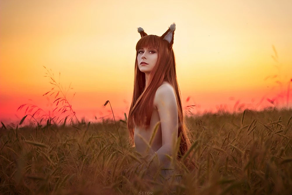 KyrieFox Holo cosplay