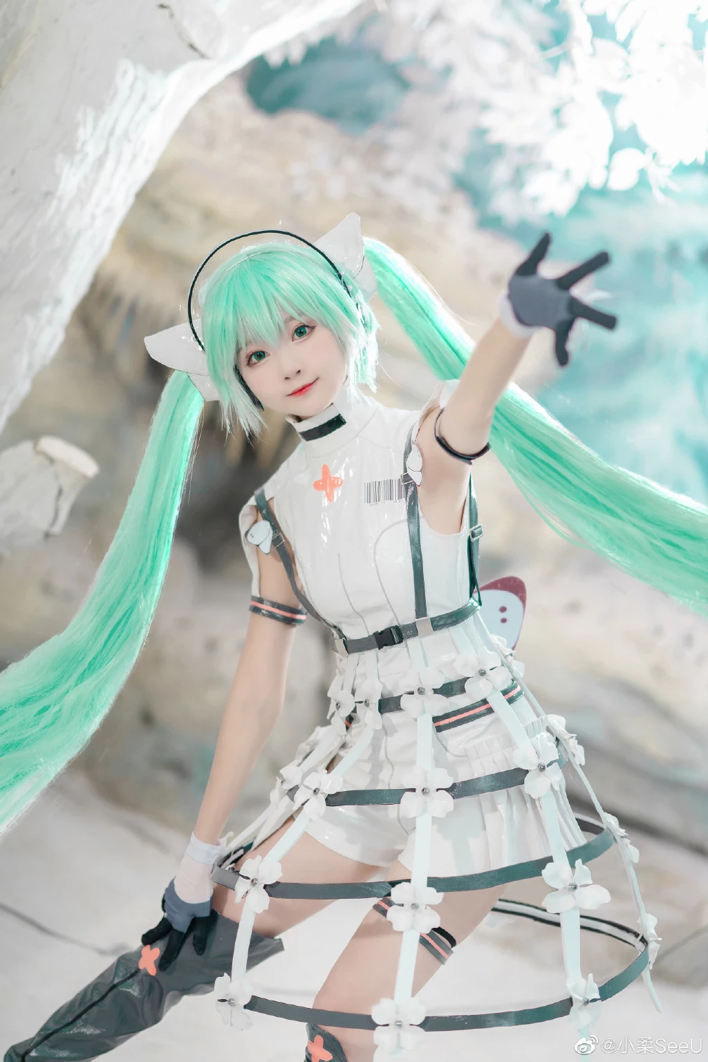 初音未來SEGA音游鳥籠ver.cos 初音ミク MIKU @小柔SeeU [11P]