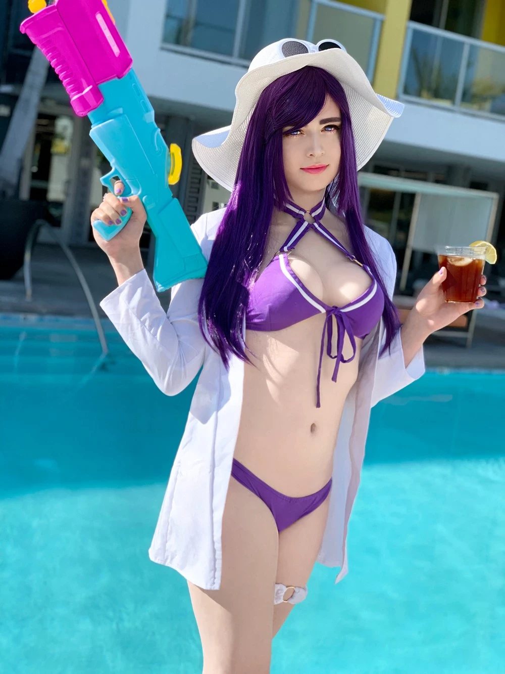 C9 Sneaky - Pool Party Caitlyn