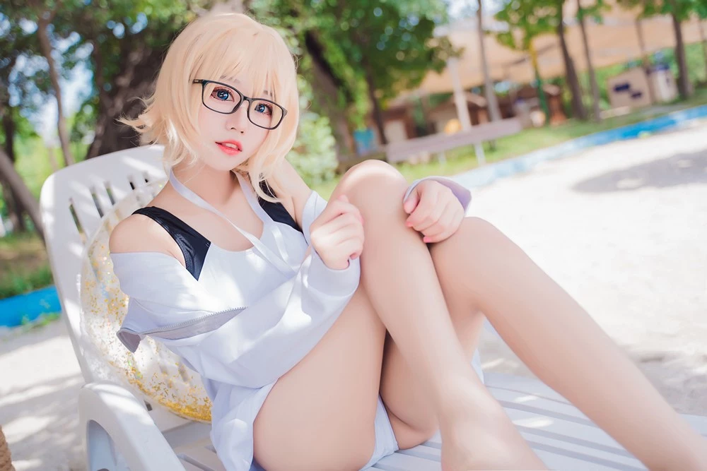 貓君君 Jeanne d Arc Swimsuit