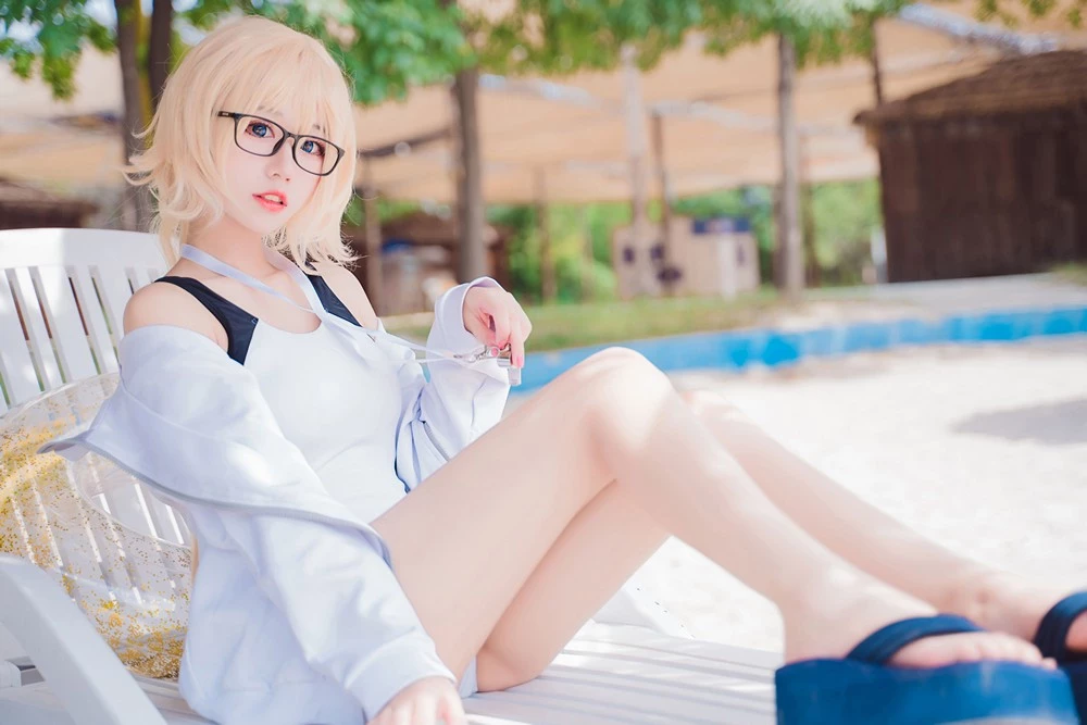 貓君君 Jeanne d Arc Swimsuit