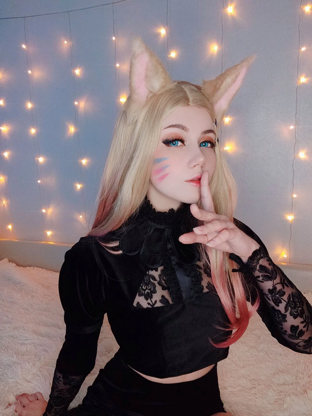 Anastasia Komori - Ahri Selfie