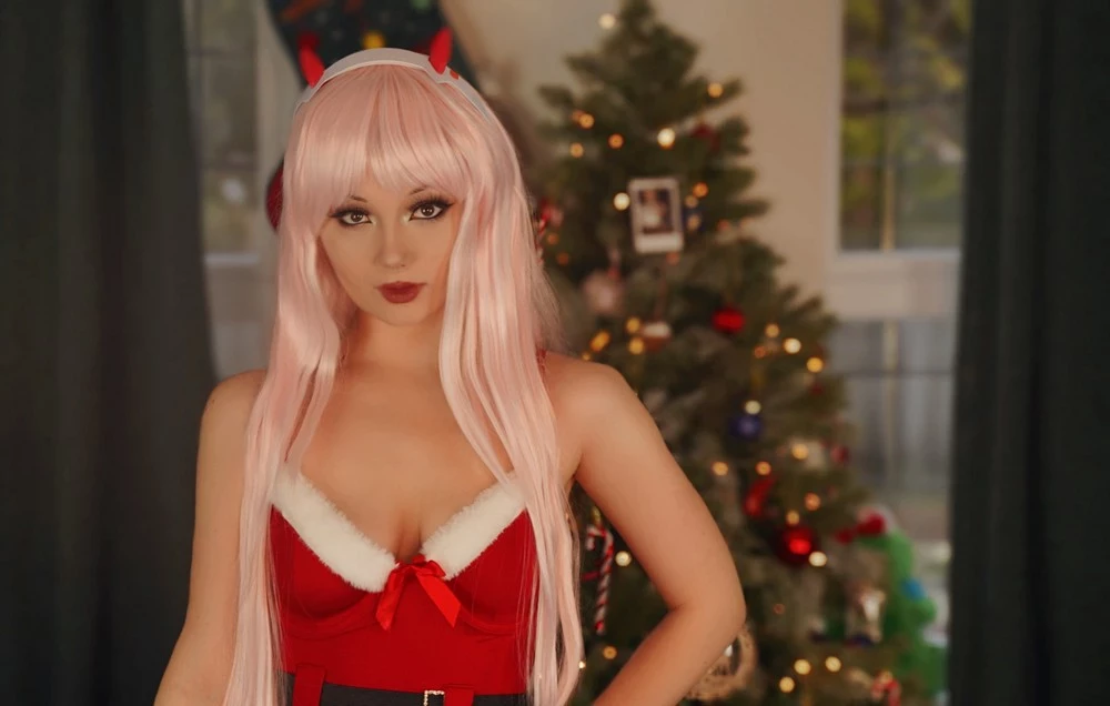 [Cosplay] Pixiecat - Zero Two Christmas [31 December 2021]