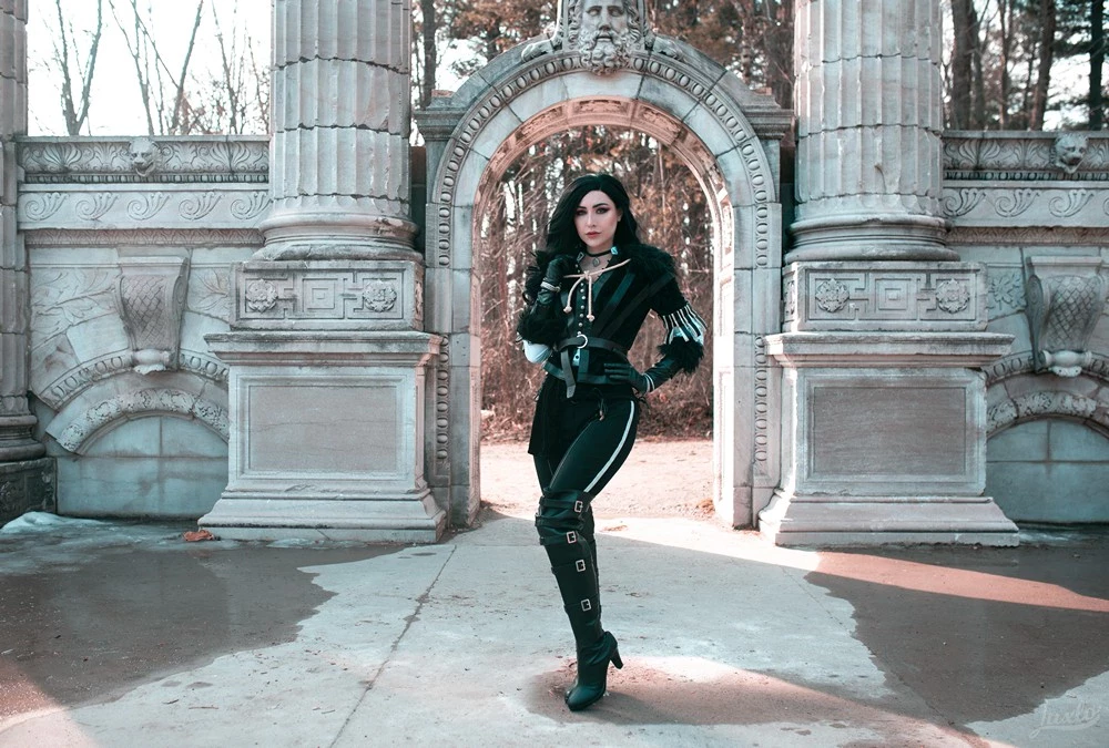 Luxlo Cosplay - Yennefer