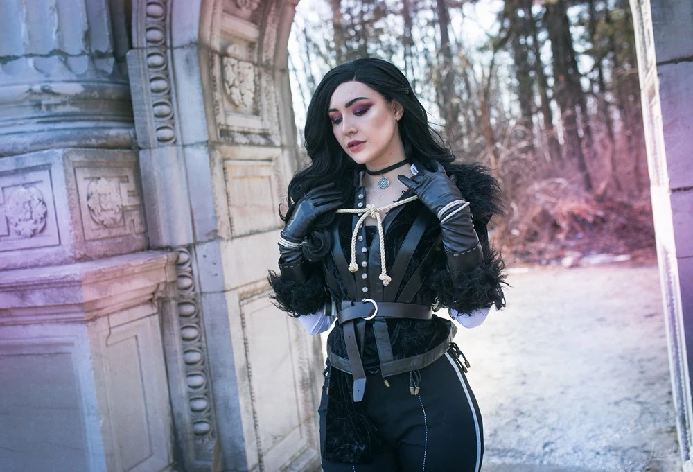 Luxlo Cosplay - Yennefer