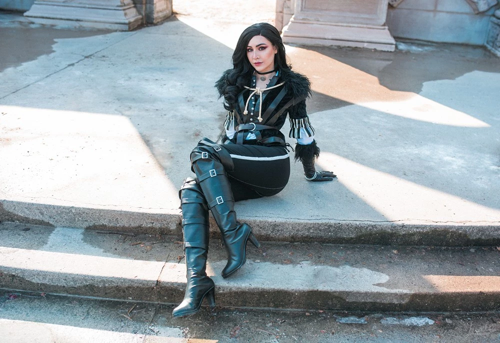 Luxlo Cosplay - Yennefer