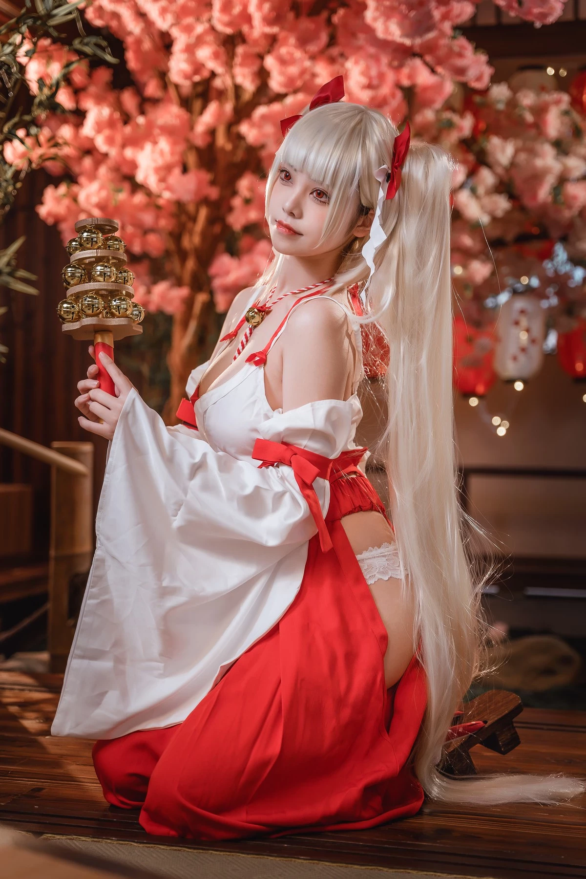 蜜汁貓裘 Cosplay 可畏巫女