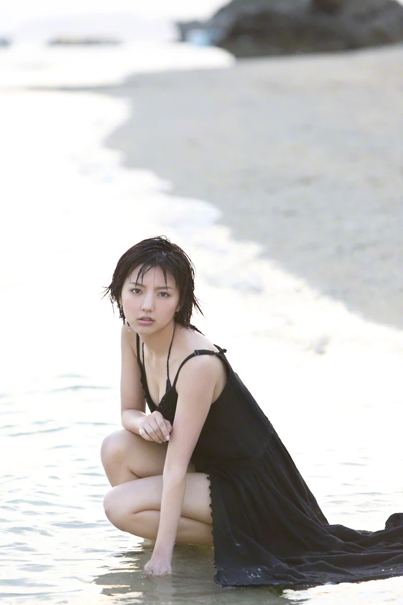 117 Erina Mano 真野恵里菜 2