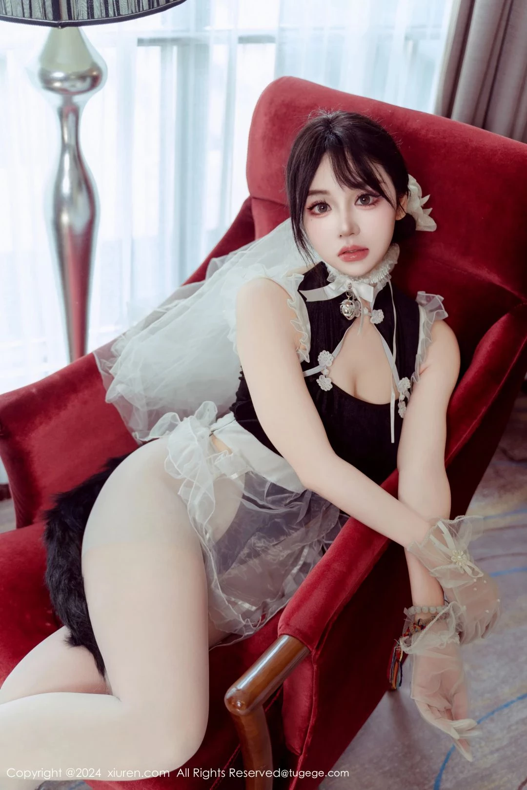 [XiuRen秀人网]2024.09.24 Vol.9197 汐汐爱吃草莓 完整版无水印写真[80P]