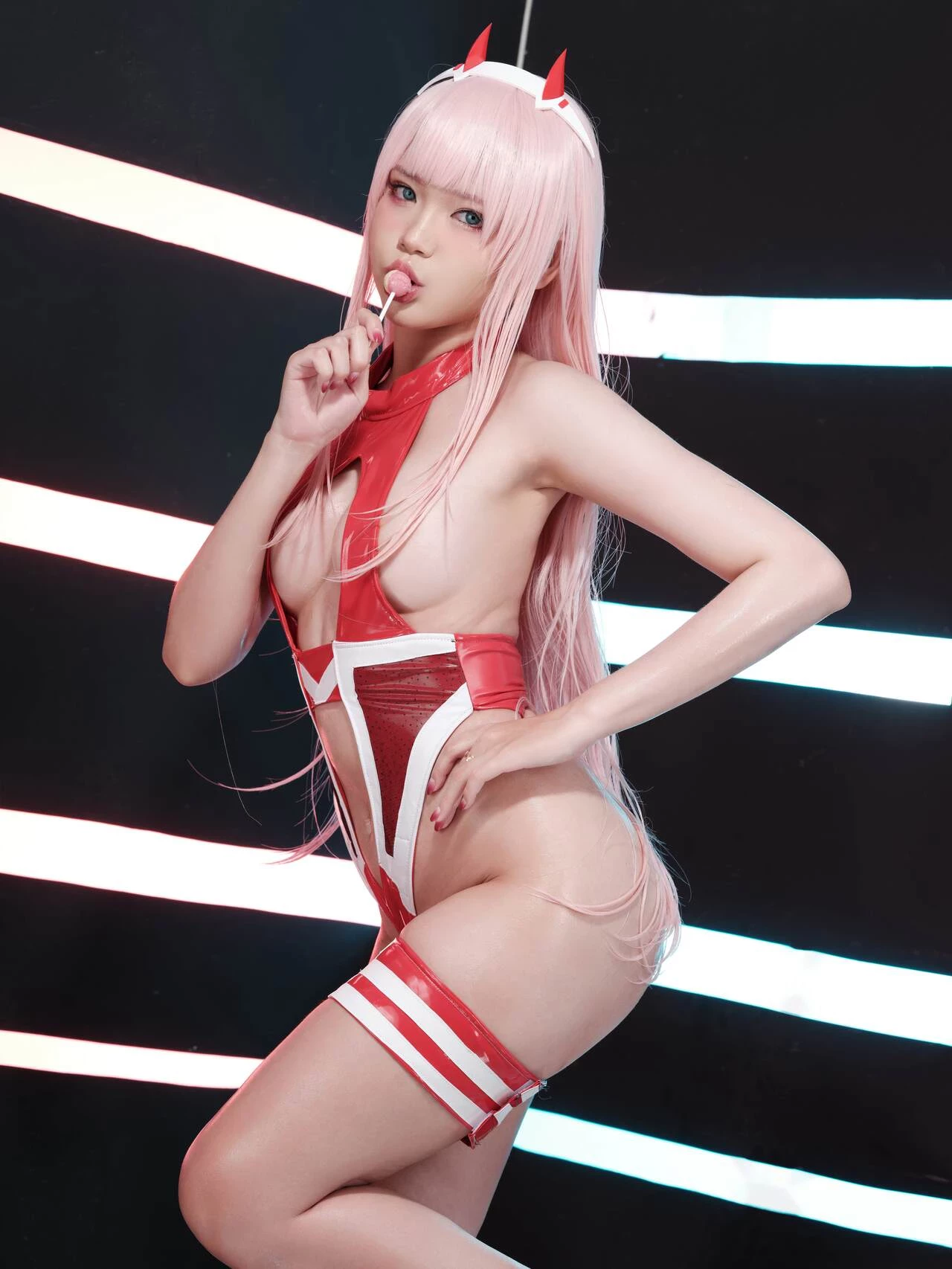 ZinieQ - Zero Two