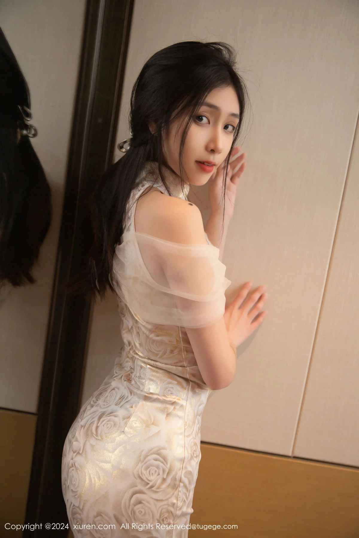 [XIUREN秀人网]2024.12.11 Vol.9583 刘婷婷 完整版无水印写真[80P]